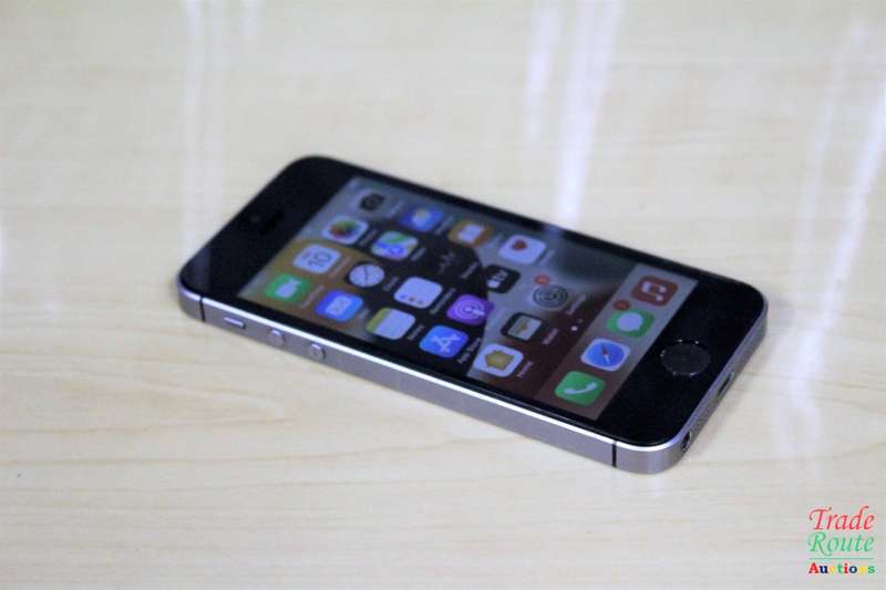 APPLE IPHONE SE | FLLN2SO/A | A1723 | FINGERPRINT ID | SMART PHONE