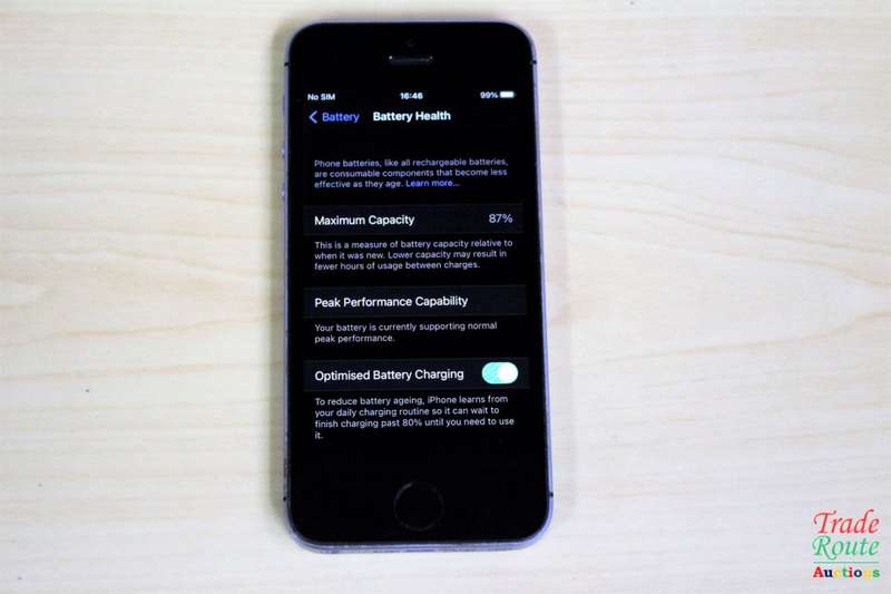 APPLE IPHONE SE |  A1723 | FINGERPRINT ID | SMART PHONE