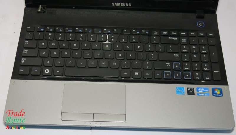 Samsung 300E4A 15.6` Laptop - Core i5 2450M 2.5GHz - 4GB RAM - 750GB RAM - Faulty Battery