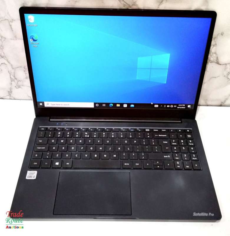 Dynabook Satellite Pro C50-H-103 - Core i3 10th Gen - 8GB HDD - 256GB SSD