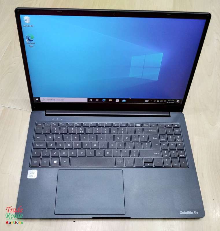 Dynabook Satellite Pro C50-H-103 - Core i3 10th Gen - 8GB HDD - 256GB SSD