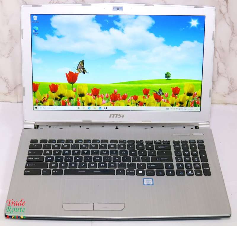 MSI PL62 7RC i7 Gaming Laptop - Please read Description - Hinge damaged