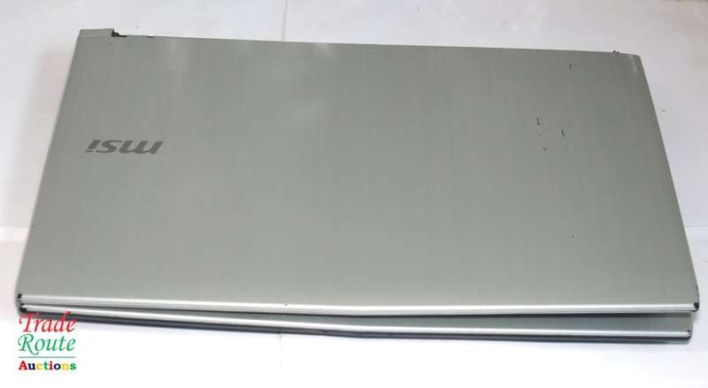 MSI PL62 7RC i7 Gaming Laptop - Please read Description - Hinge damaged