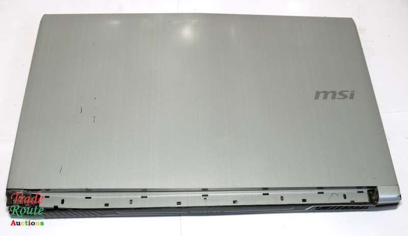 MSI PL62 7RC i7 Gaming Laptop - Please read Description - Hinge damaged