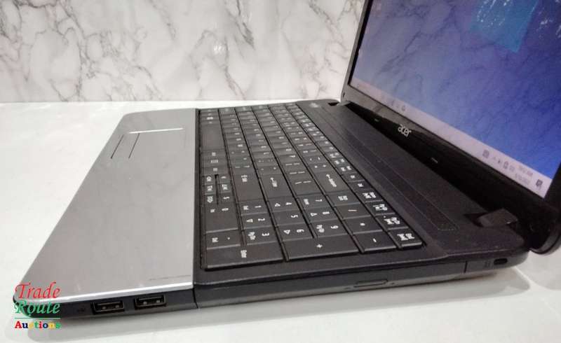 Acer Aspire E1-571 15.6` Laptop | Intel Core i3 3110M 2.4GHz | 4GB RAM | 500GB HDD - LOW BATTERY