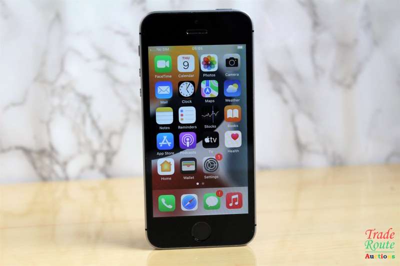 APPLE IPHONE SE | FLLN2SO/A | A1723 | FINGERPRINT ID | SMART PHONE