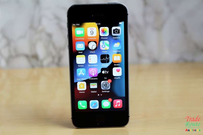 APPLE IPHONE SE | FLLN2SO/A | A1723 | FINGERPRINT ID | SMART PHONE