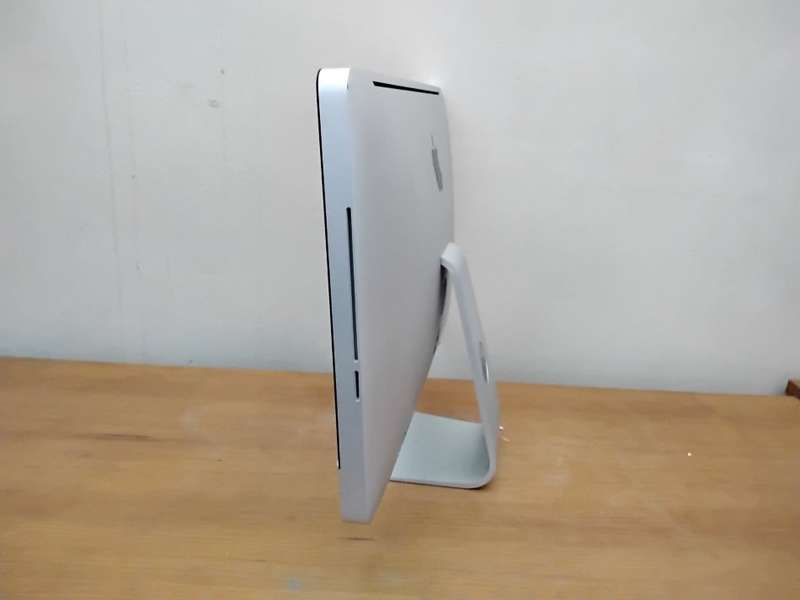 Apple Imac | 21.5 Inch | Core I5 2.5ghz 8gb Ram 500gb Hdd * Amd Radeon HD Graphics