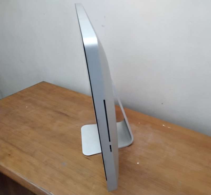 Apple iMAC | 27 INCH | Core I3 3.2Ghz 4GB RAM 1GB HDD *All In One Desktop* ATI Radeon HD Graphics