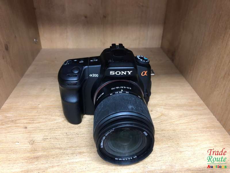 SONY ALPHA A200 DSLR PROFESSIONAL DIGITAL CAMERA + 18-70 SONY LENS KIT