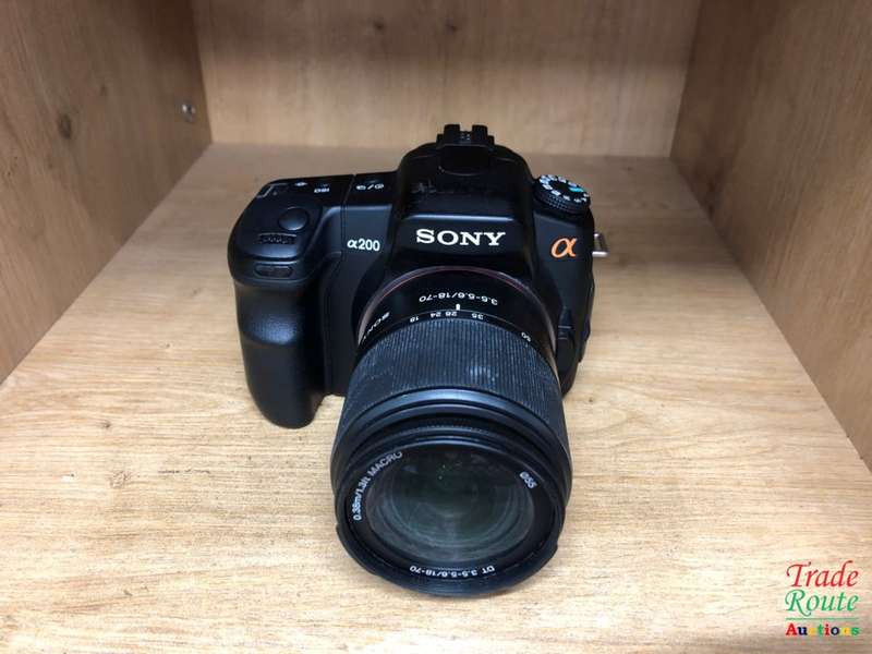 SONY ALPHA A200 DSLR PROFESSIONAL DIGITAL CAMERA + 18-70 SONY LENS KIT