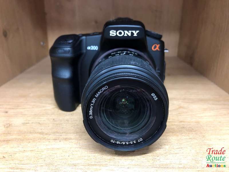 SONY ALPHA A200 DSLR PROFESSIONAL DIGITAL CAMERA + 18-70 SONY LENS KIT