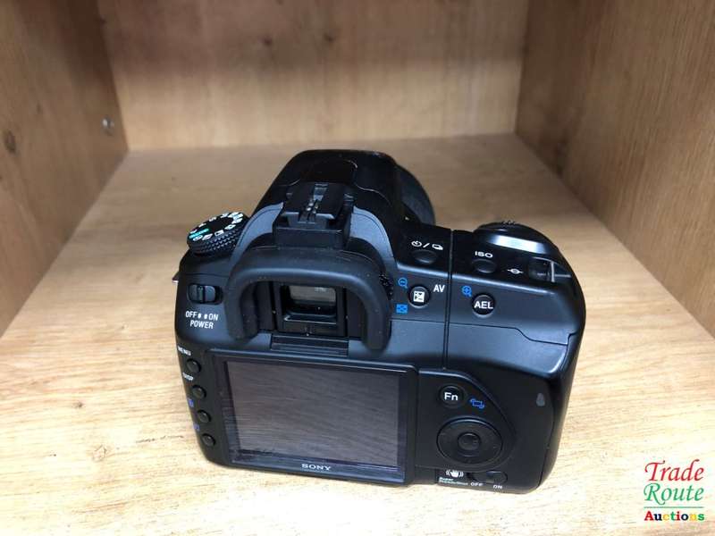 SONY ALPHA A200 DSLR PROFESSIONAL DIGITAL CAMERA + 18-70 SONY LENS KIT