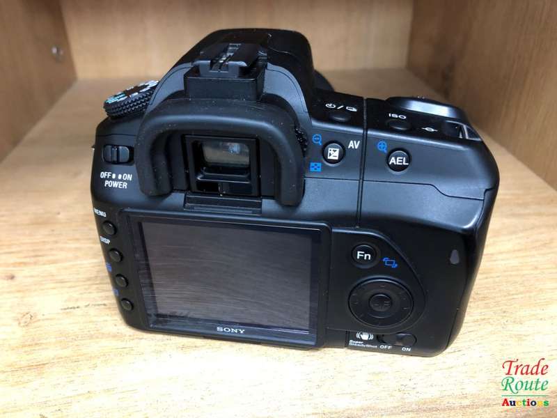 SONY ALPHA A200 DSLR PROFESSIONAL DIGITAL CAMERA + 18-70 SONY LENS KIT