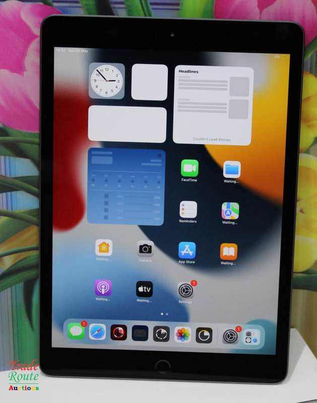 BOXED - APPLE iPad 10.2-inch (8th Gen) Wi-Fi 32GB- A2270 - Space Grey - MYL92HC/A