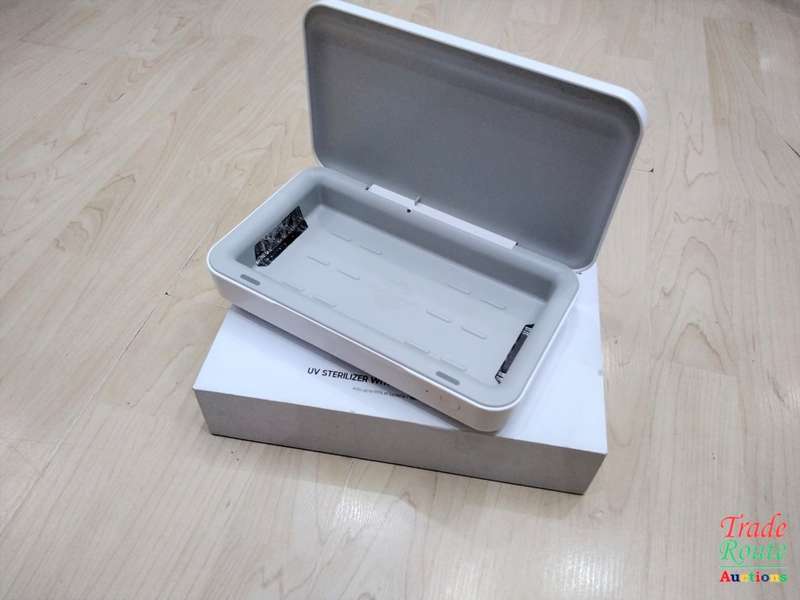 UV Sterilizer with Wireless Charging - White - designed for Samsung