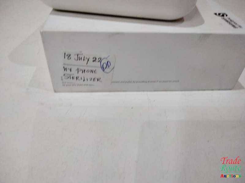 UV Sterilizer with Wireless Charging -  White - designed for Samsung