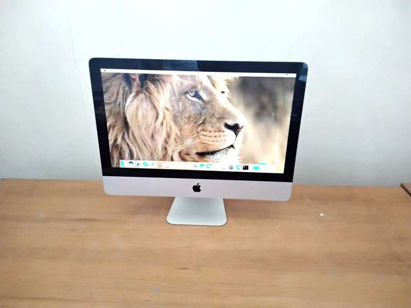 Apple iMAC | 21.5 INCH * ALL IN ONE DESKTOP COMPUTER * AMD Radeon HD
