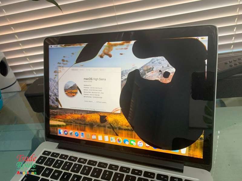 MacBook Pro 13.3-inch 2014 Retina | Core i5 2.8GHz | 8GB RAM | 500GB SSD - Cracked LCD For Repairs