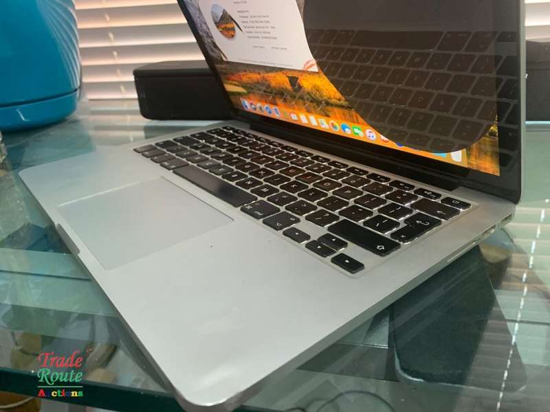 MacBook Pro 13.3-inch 2014 Retina | Core i5 2.8GHz | 8GB RAM | 500GB SSD - Cracked LCD For Repairs