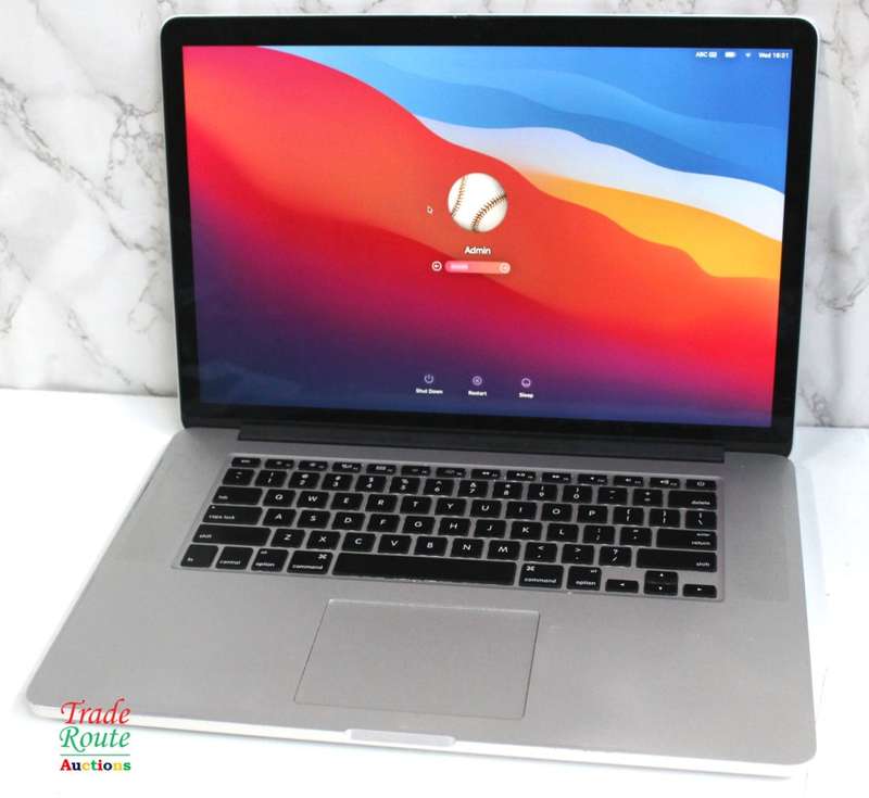 Apple MacBook Pro 15.4-inch  | Core i7 2.2GHz | 16GB RAM | 256GB SSD MID 2015 ** RETINA DISPLAY **
