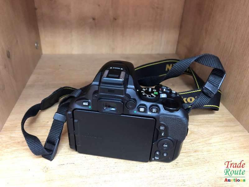 NIKON D5600 DSLR CAMERA BODY