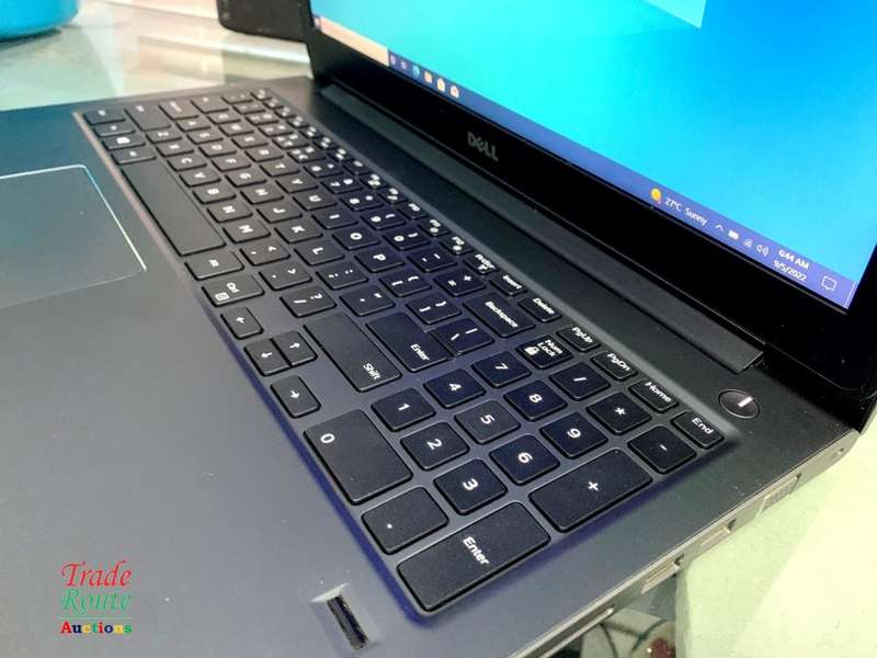Dell Vostro 5568 15.6" LAPTOP | Core i7 7th Gen 8GB RAM 250GB SSD | Nvidia 940MX 4GB | LOW BATTERY