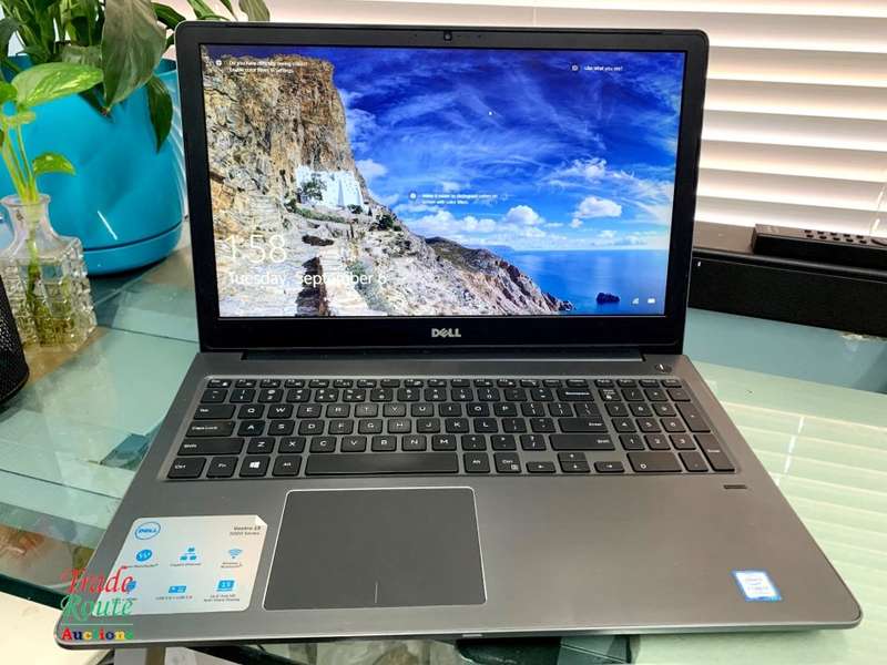 Dell Vostro 5568 15.6 LAPTOP Core i7 7thGen 8GB 250GB Nvidia 940MX 4GB Defects Listed in Description