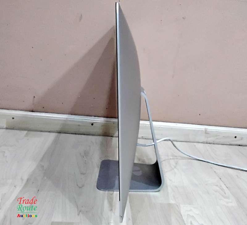 Apple iMAC Retina 5K Display 2015 | 27 INCH | Core i5 * RADEON R9 2GB [CRACKED OUTER GLASS]