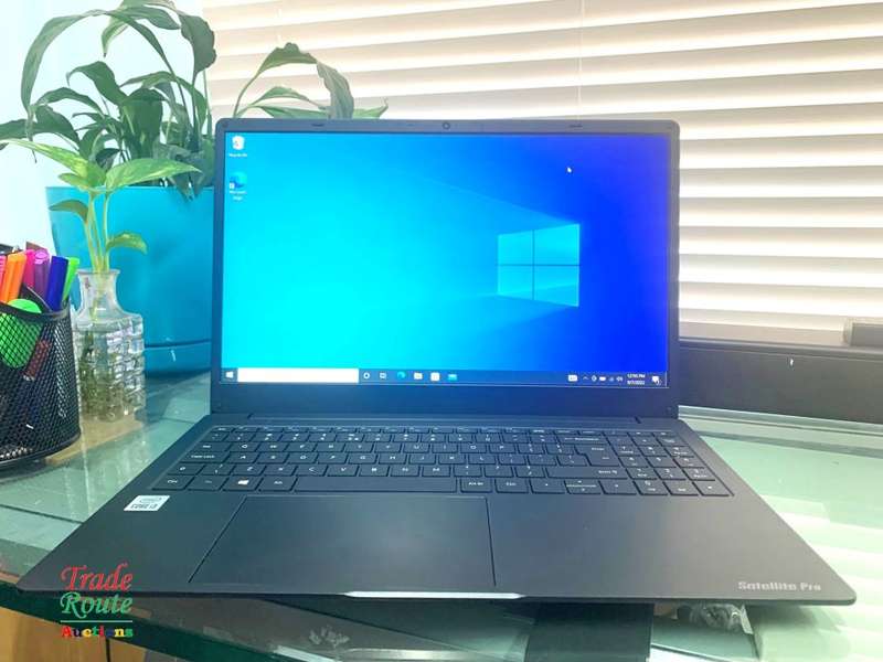 Dynabook Satellite Pro C50-H-103 - Core i3 10th Gen - 8GB HDD - 256GB SSD