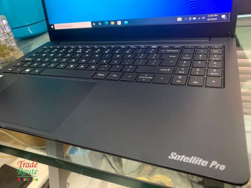 Dynabook Satellite Pro C50-H-103 - Core i3 10th Gen - 8GB HDD - 256GB SSD