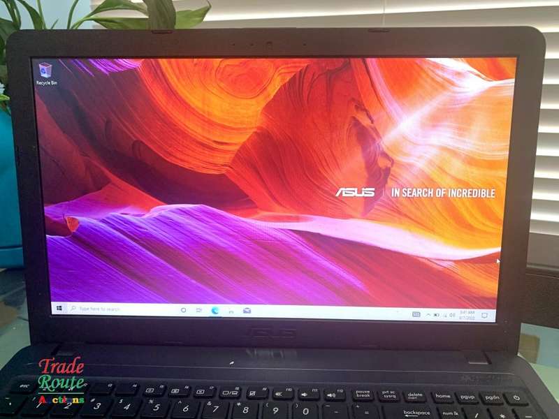 ASUS VIVOBOOK X540UA 15.6 INCH NOTEBOOK | CORE i3 6100U 6th Gen 2.3GHZ | 4GB RAM | 1TB HDD