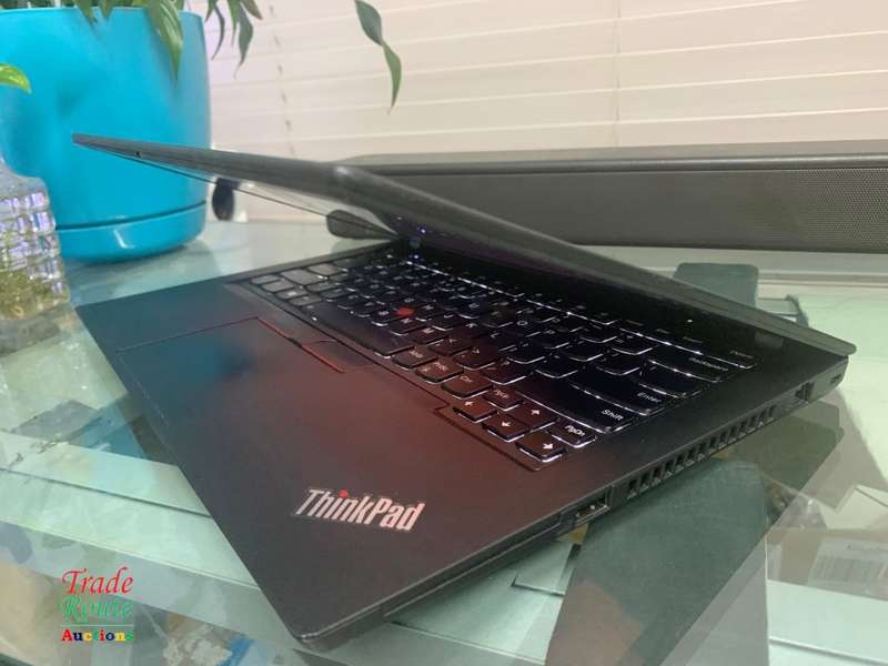 Lenovo ThinkPad T490 20N3 Intel Core i5 8365U 1.6 GHz - 8GB RAM - 256GB SSD