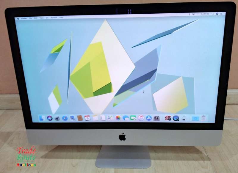 Apple iMAC Retina 5K 5120 X 2880 Display 2015 | 27 INCH | RADEON R9 2GB [CRACKED OUTER GLASS]