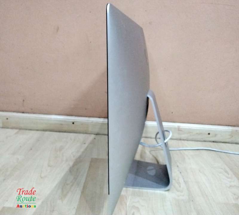 Apple iMAC Retina 5K 5120 X 2880 Display 2015 | 27 INCH | RADEON R9 2GB [CRACKED OUTER GLASS]