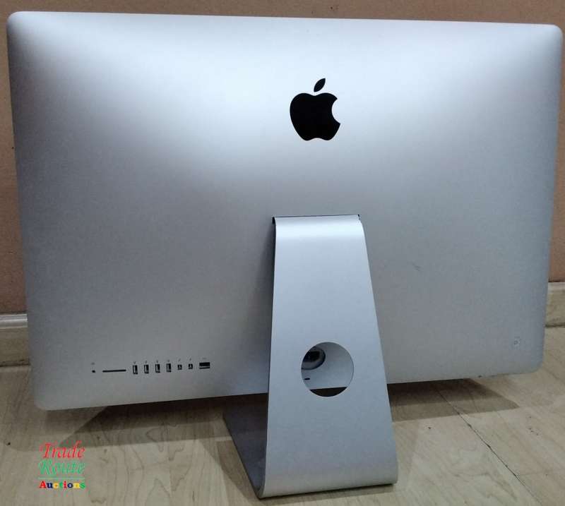 Apple iMAC Retina 5K 5120 X 2880 Display 2015 | 27 INCH | RADEON R9 2GB [CRACKED OUTER GLASS]