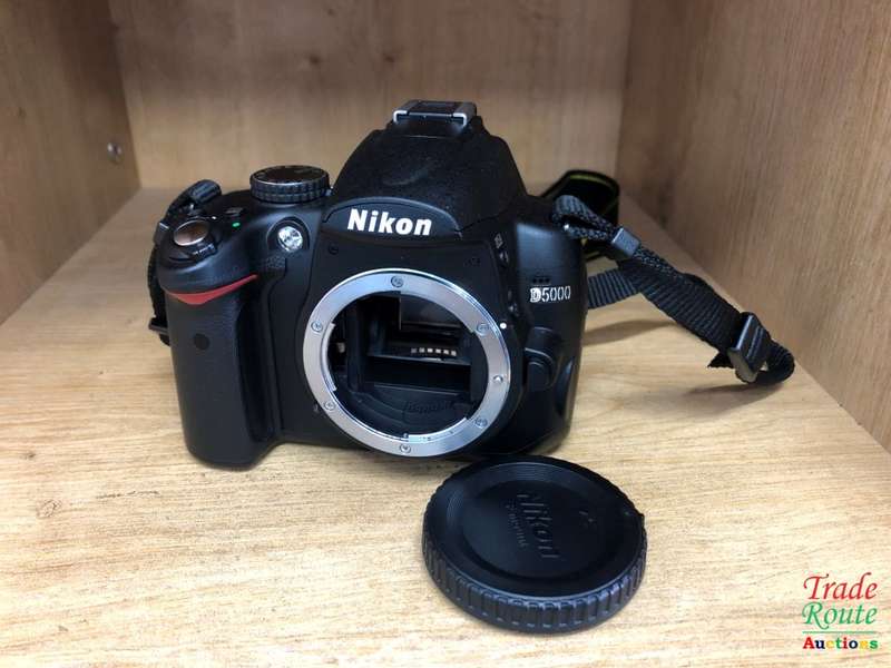 NIKON D5000 DIGITAL SLR CAMERA BODY ONLY WITH 2.7-inch Vari-angle LCD