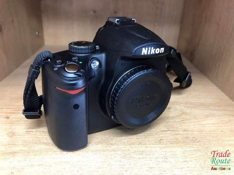 NIKON D5000 DIGITAL SLR CAMERA BODY ONLY WITH 2.7-inch Vari-angle LCD
