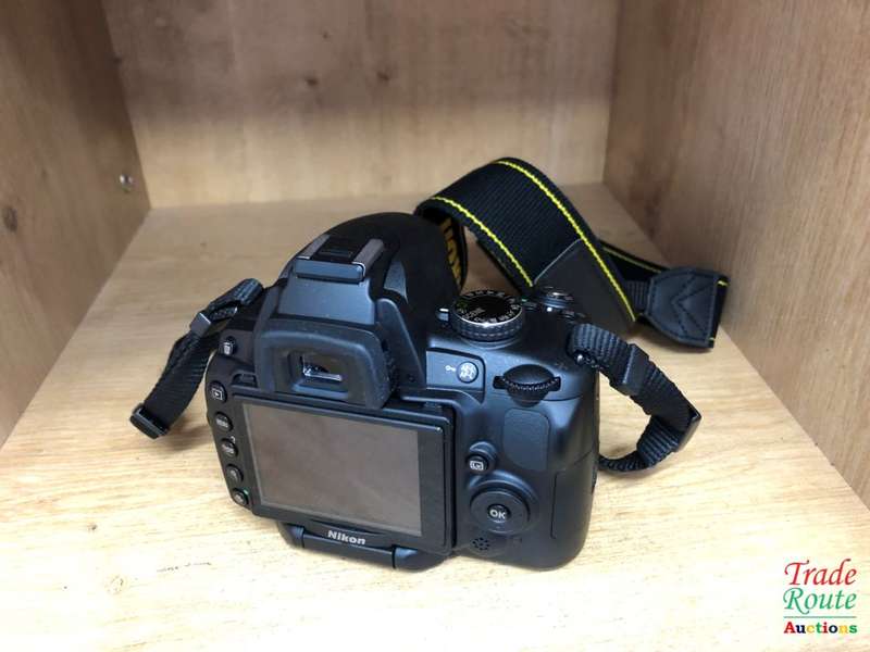 NIKON D5000 DIGITAL SLR CAMERA BODY ONLY WITH 2.7-inch Vari-angle LCD
