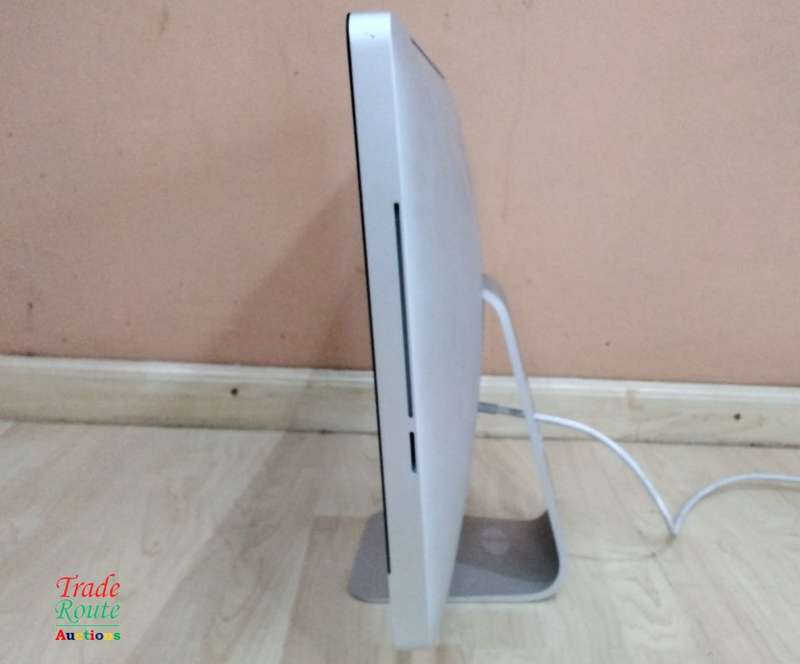Apple iMAC 21.5 INCH Computer AIO - ATI Radeon HD Graphics