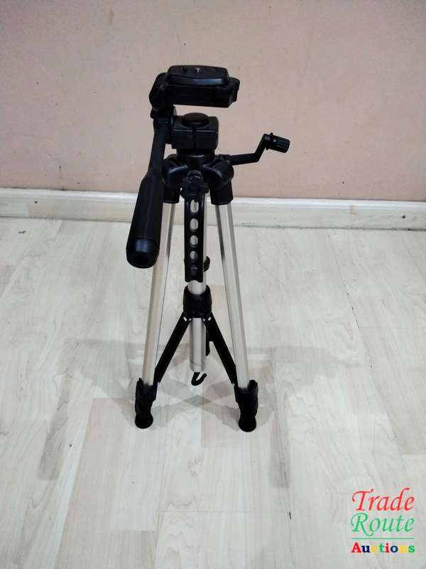 VIVITAR VPT-1200 Tripod