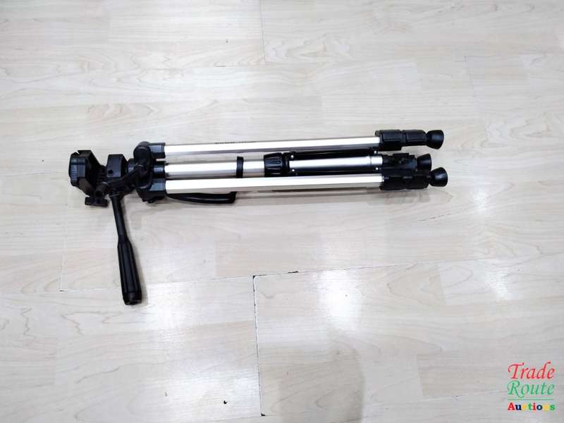 VIVITAR VPT-1200 Tripod