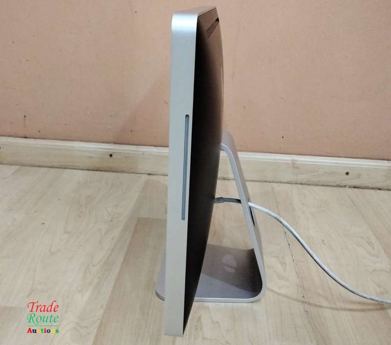 iMac 20-Inch `Core 2 Duo` 2.4Ghz - All in One COMPUTER Desktop - 1GB RAM - 320GB HDD