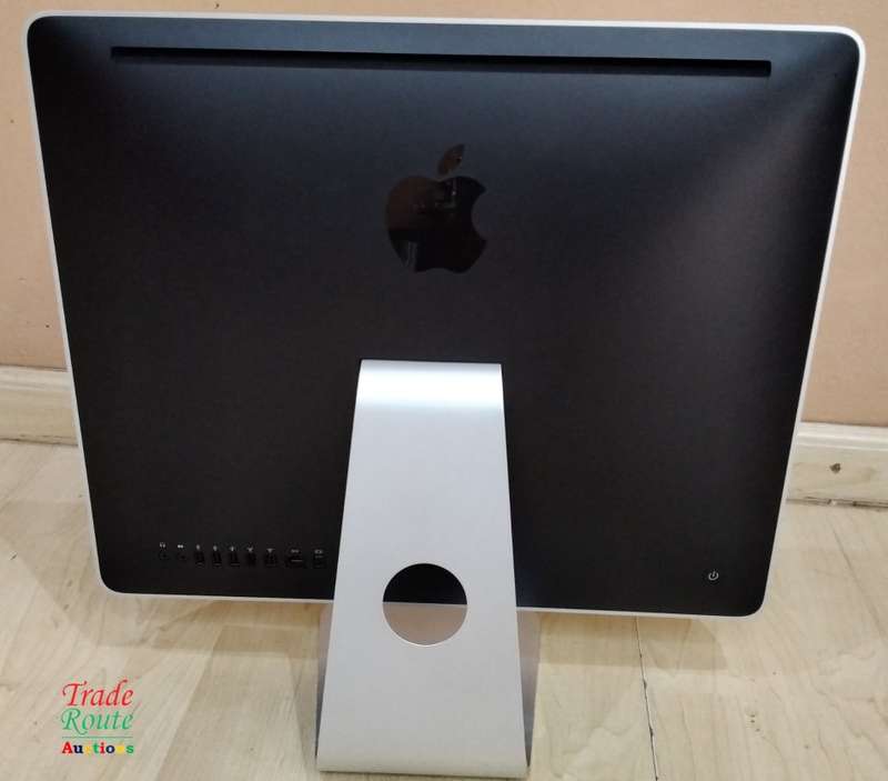 iMac 20-Inch `Core 2 Duo` 2.4Ghz - All in One COMPUTER Desktop - 1GB RAM - 320GB HDD