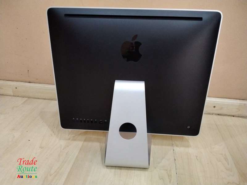 iMac 20-Inch `Core 2 Duo` 2.4Ghz - All in One COMPUTER Desktop - 1GB RAM - 320GB HDD