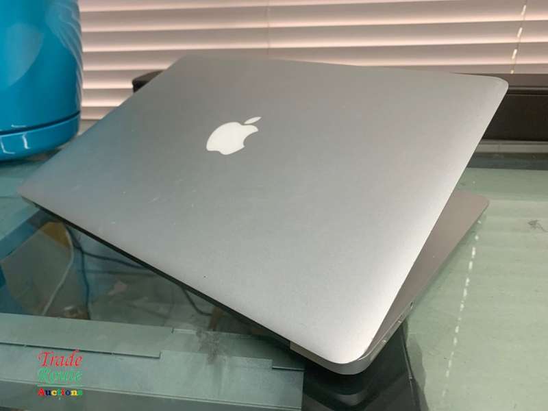 2017 MacBook Air 13.3-inch | Core i5 1.8GHz | 8GB RAM | 128GB SSD MACBOOK AIR 13 INCH
