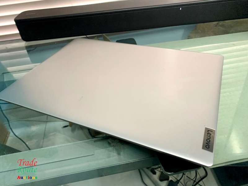 Lenovo IdeaPad 81VS Notebook PC - AMD A4-9120e / 14` HD / 4GB RAM / 64GB eMMC