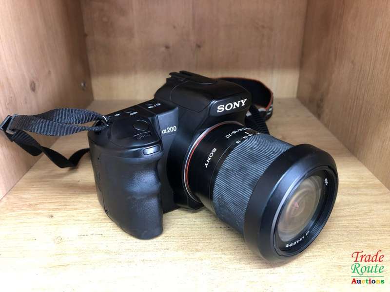 SONY ALPHA A200 DSLR PROFESSIONAL DIGITAL CAMERA + 18-70 SONY LENS KIT