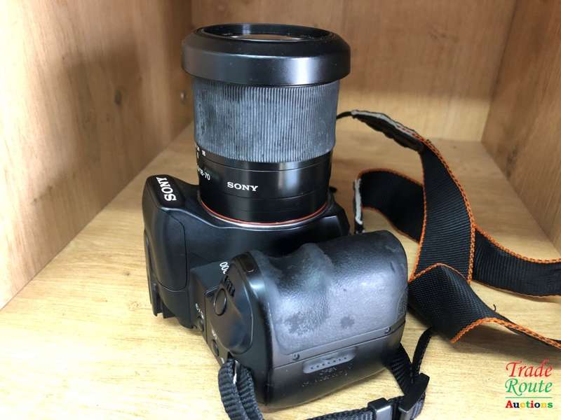 SONY ALPHA A200 DSLR PROFESSIONAL DIGITAL CAMERA + 18-70 SONY LENS KIT