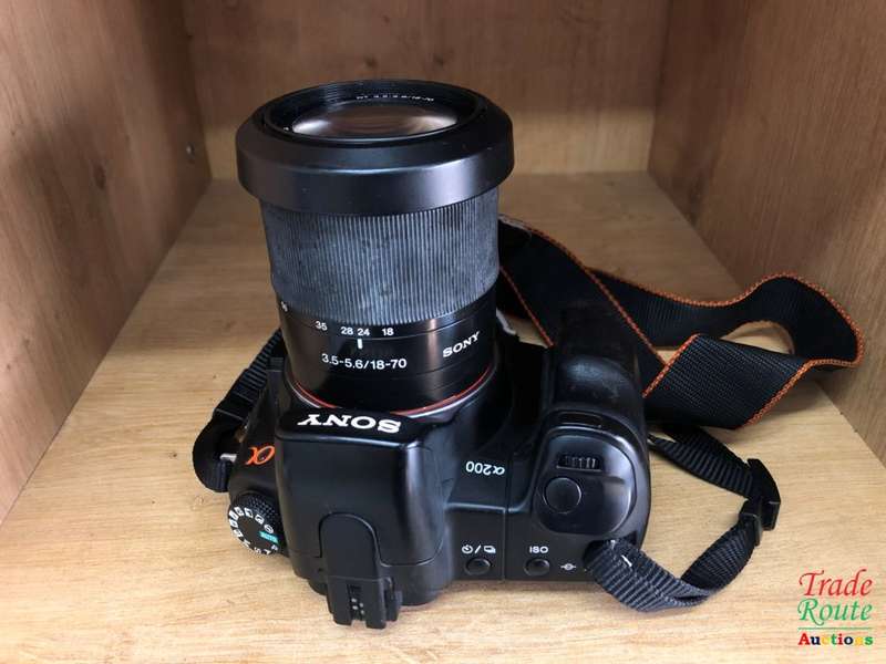 SONY ALPHA A200 DSLR PROFESSIONAL DIGITAL CAMERA + 18-70 SONY LENS KIT